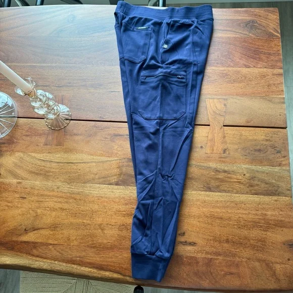 Jaanuu Rubi Slim UltraSOFT Scrub Jogger - Picture 9 of 12